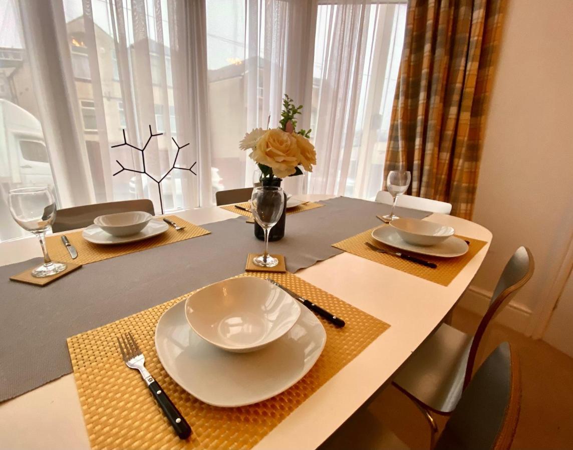 Blackpool Abode - The Buttercup Suite Bagian luar foto