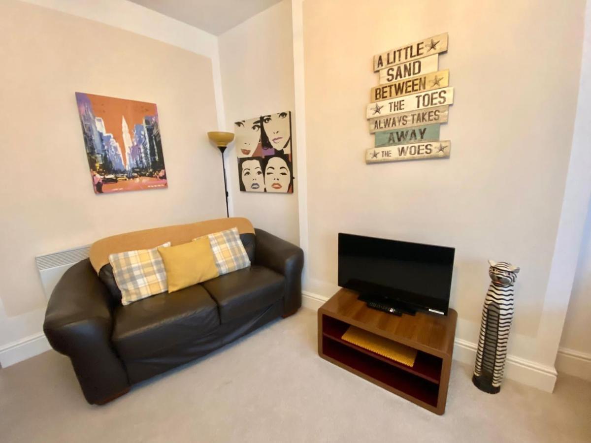 Blackpool Abode - The Buttercup Suite Bagian luar foto